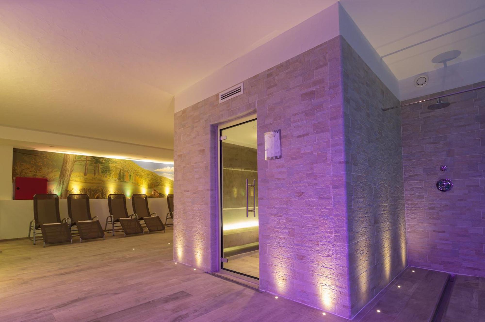 Residence Hotel Santa Maria Piscina E Wellness Peio Fonti Kültér fotó
